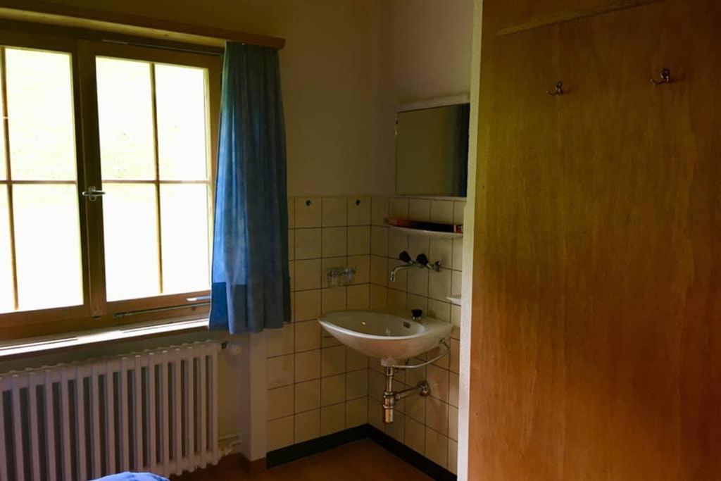 Ferienwohnung Uf Z'Enisch كلوسترز المظهر الخارجي الصورة