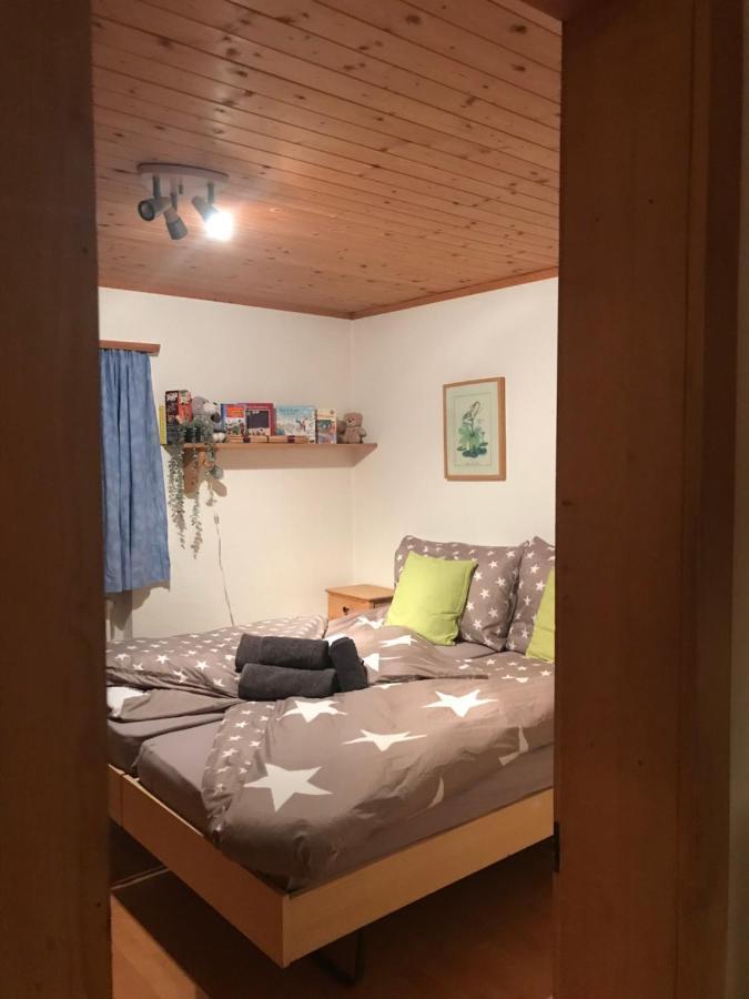 Ferienwohnung Uf Z'Enisch كلوسترز المظهر الخارجي الصورة