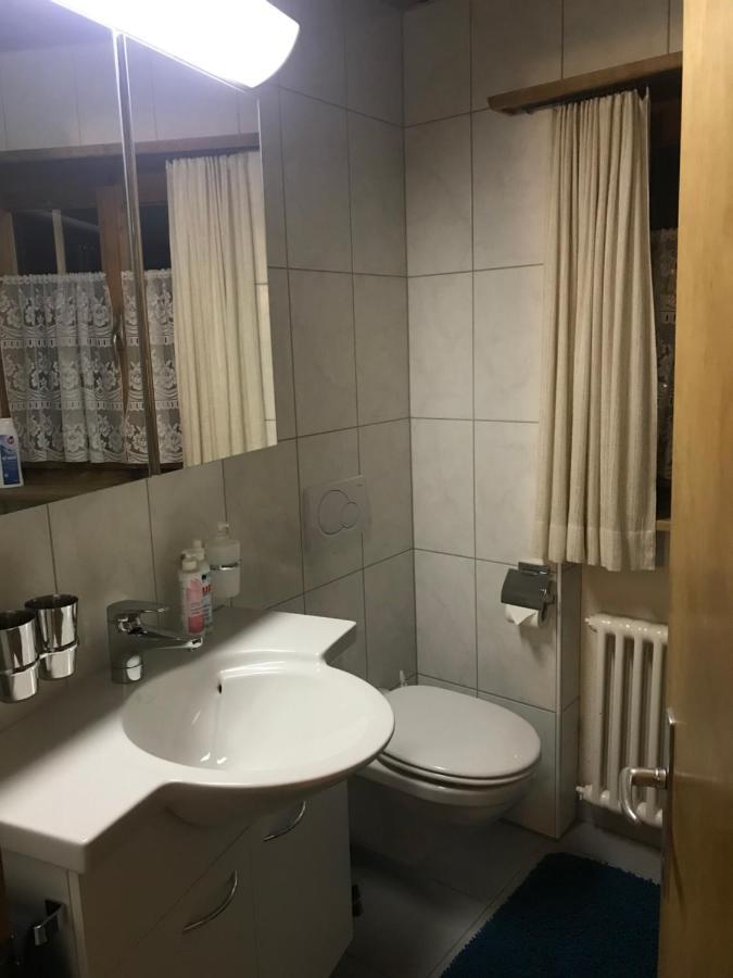 Ferienwohnung Uf Z'Enisch كلوسترز المظهر الخارجي الصورة