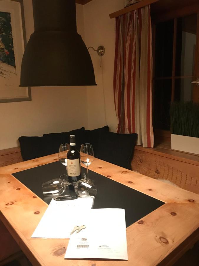 Ferienwohnung Uf Z'Enisch كلوسترز المظهر الخارجي الصورة